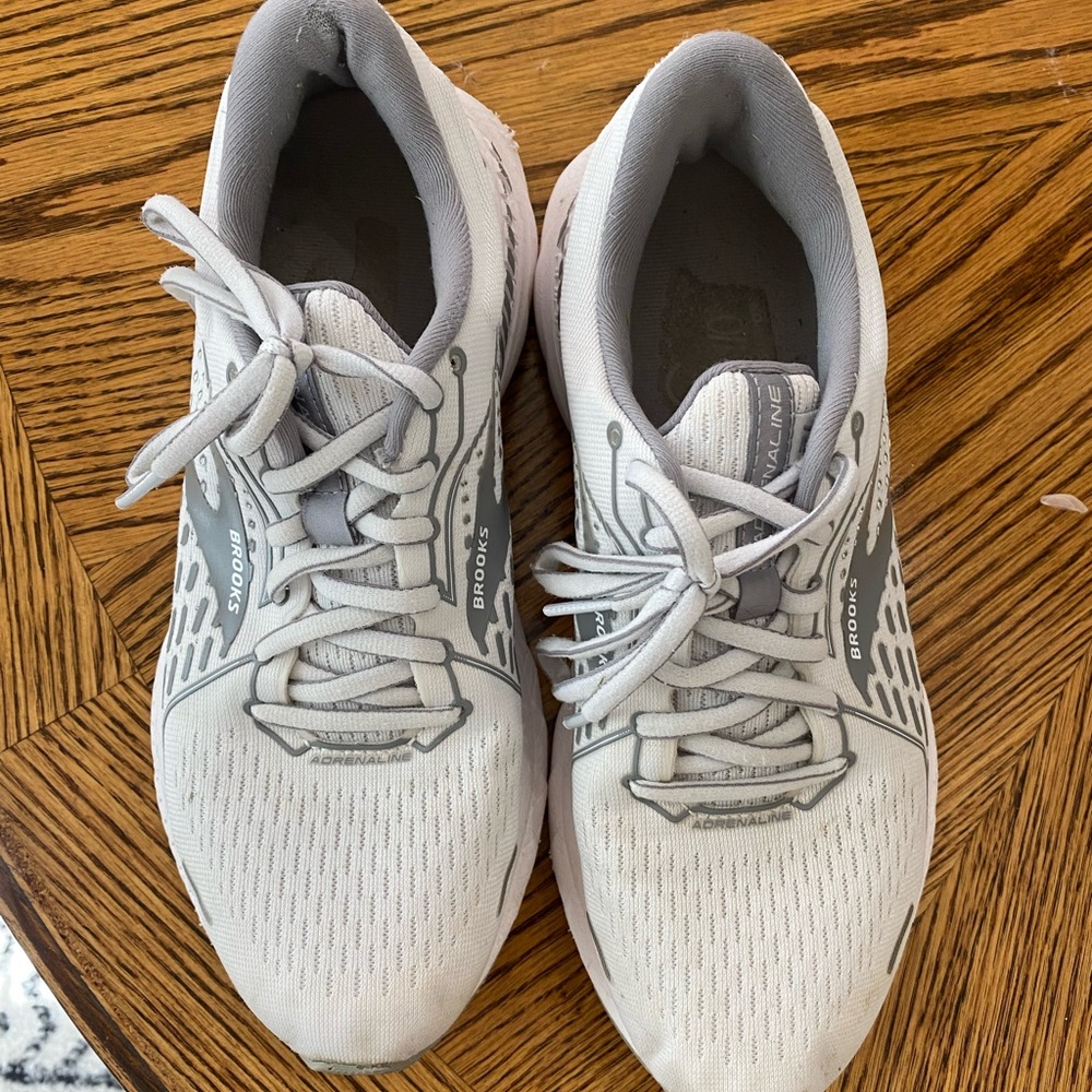 Brooks Adrenaline GTS 21